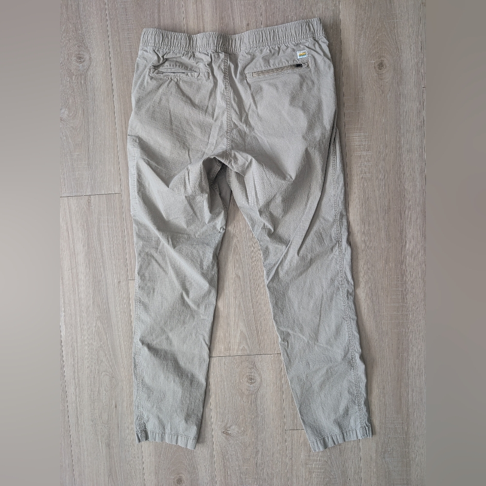 Vuori Men's Cargo Joggers in Light Tan - Picture 2 of 6